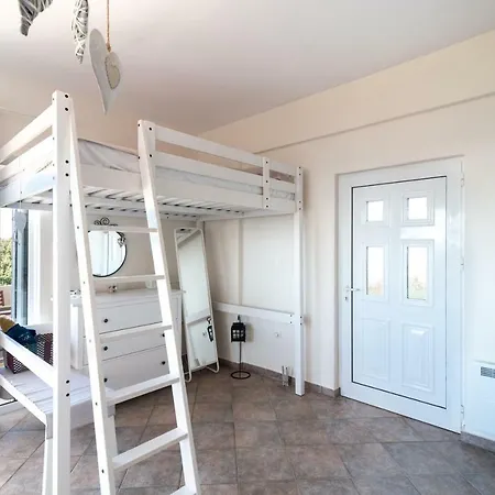 Naiada Stomio-a 度假居 *