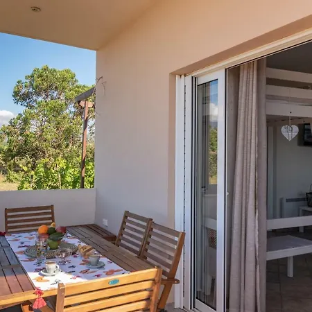 Naiada Stomio-a Prázdninový dům